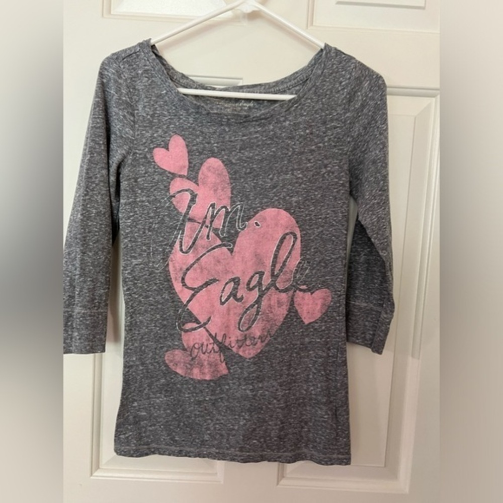 American Eagle tee, medium. Shows piling.